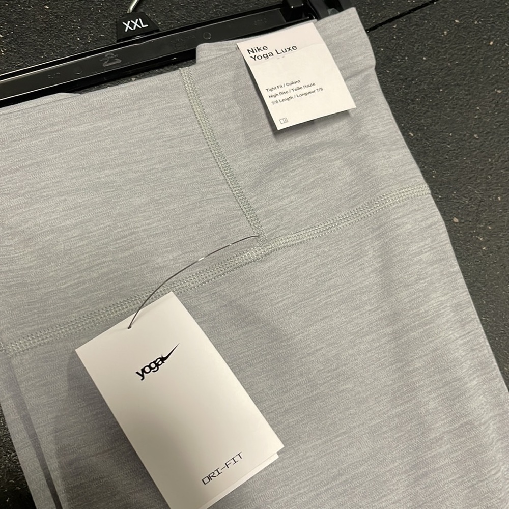 Nike Yoga Luxe Dri-FIT Women's High Waisted 7/8 Infinalon Leggings in Grey - Picture 3 of 12